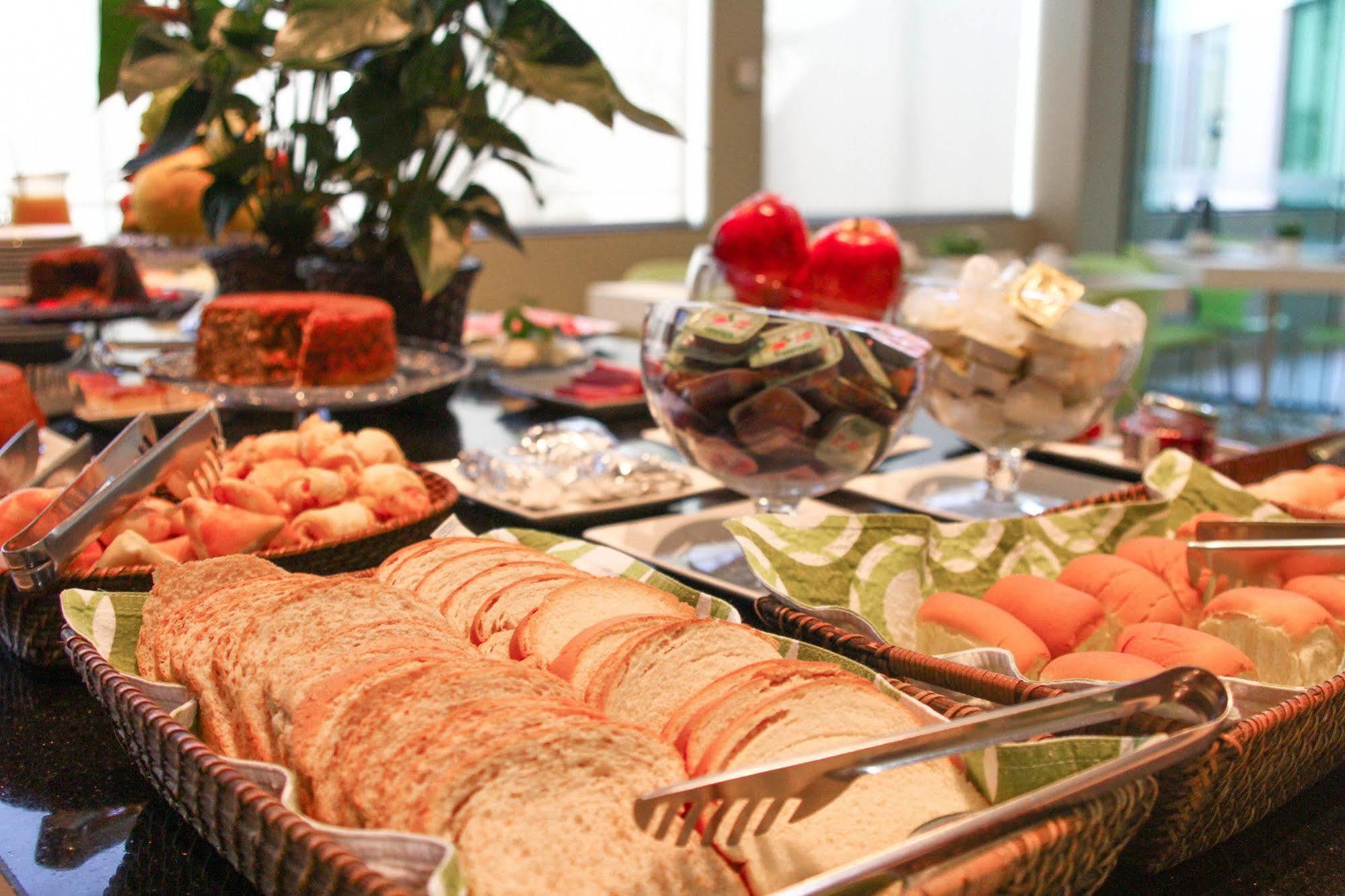 Gales Park Hotel Dourados Dış mekan fotoğraf