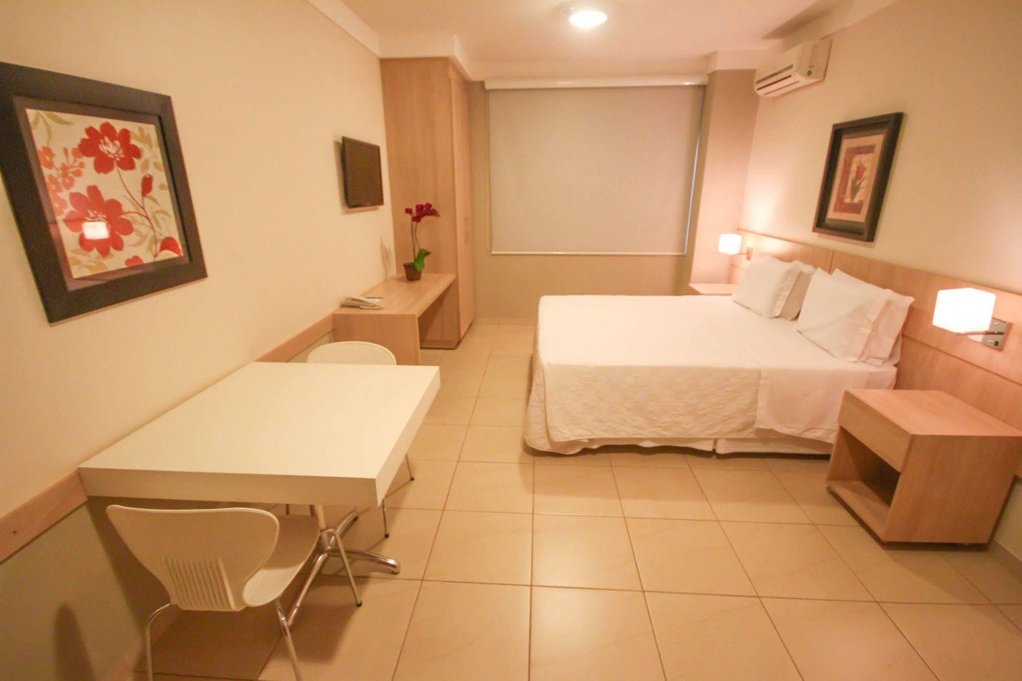 Gales Park Hotel Dourados Dış mekan fotoğraf