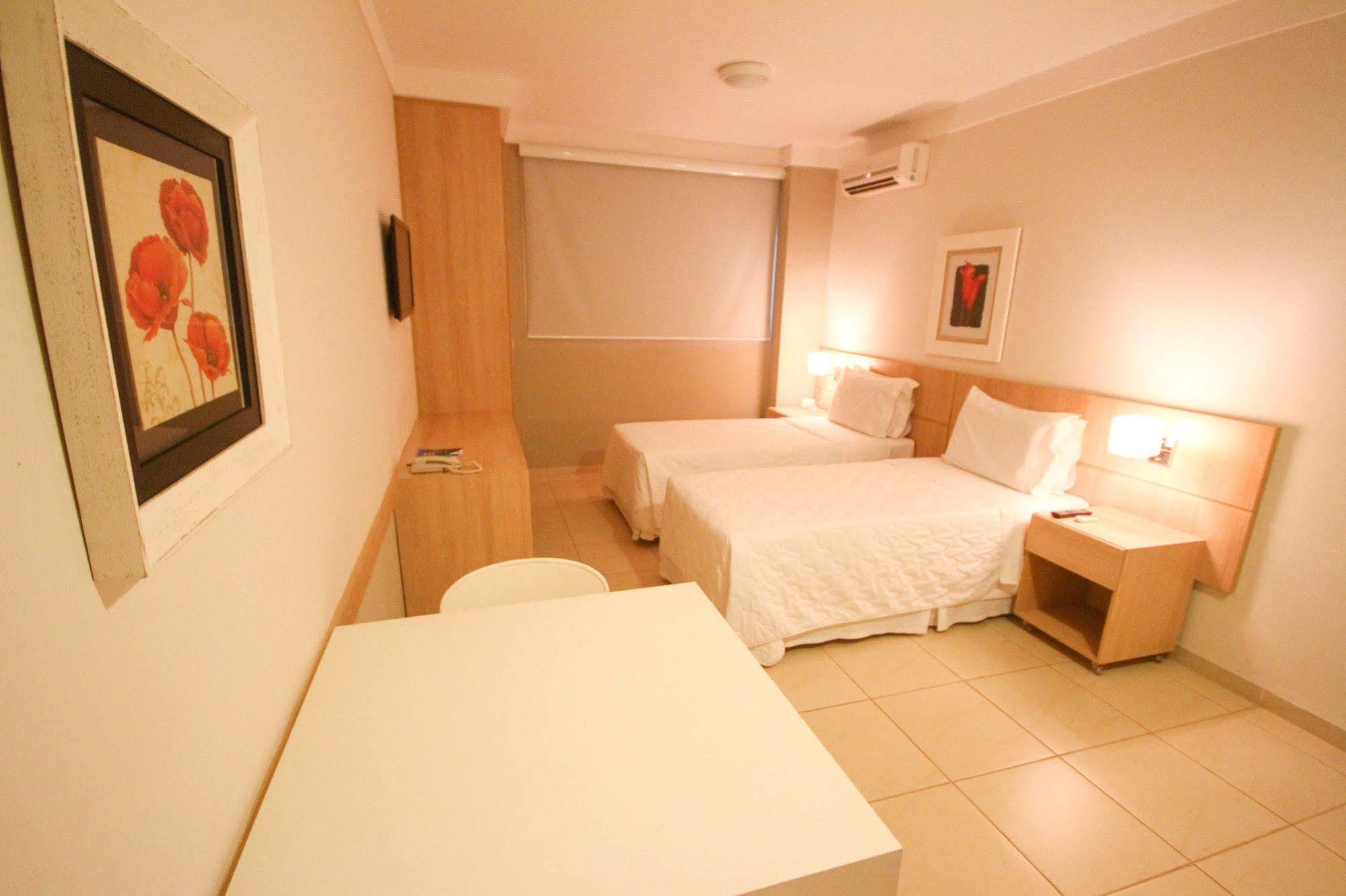 Gales Park Hotel Dourados Dış mekan fotoğraf