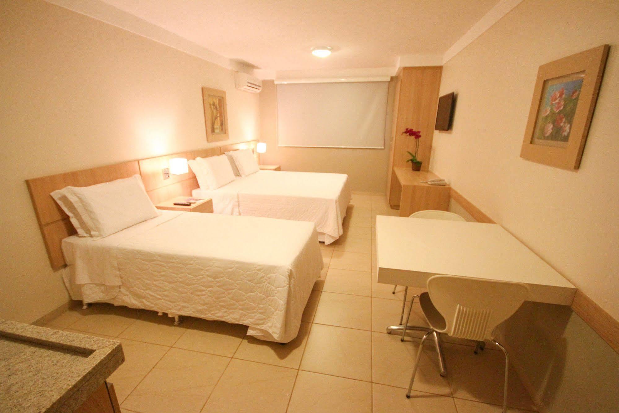Gales Park Hotel Dourados Dış mekan fotoğraf