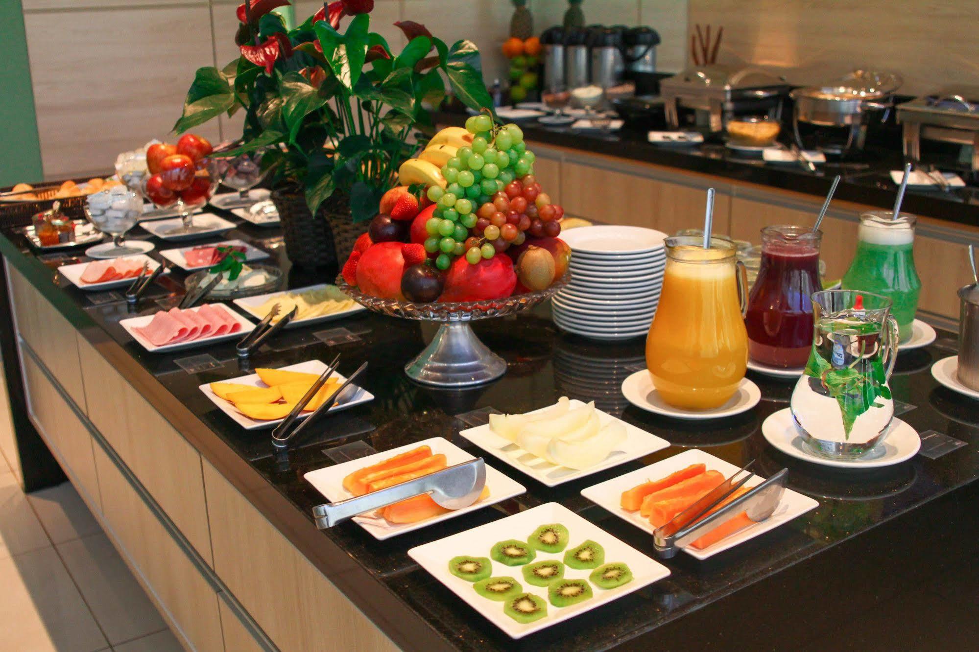 Gales Park Hotel Dourados Dış mekan fotoğraf